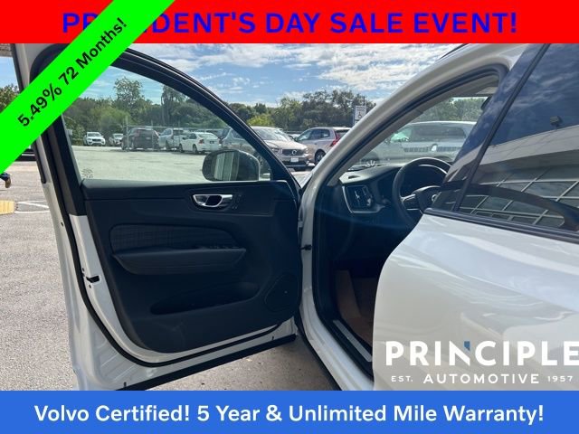 Certified 2025 Volvo XC60 T8 Core image 26