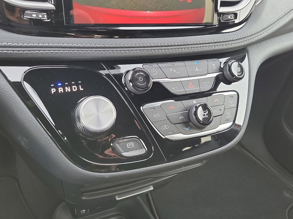 New 2026 Chrysler Pacifica Select FWD image 18