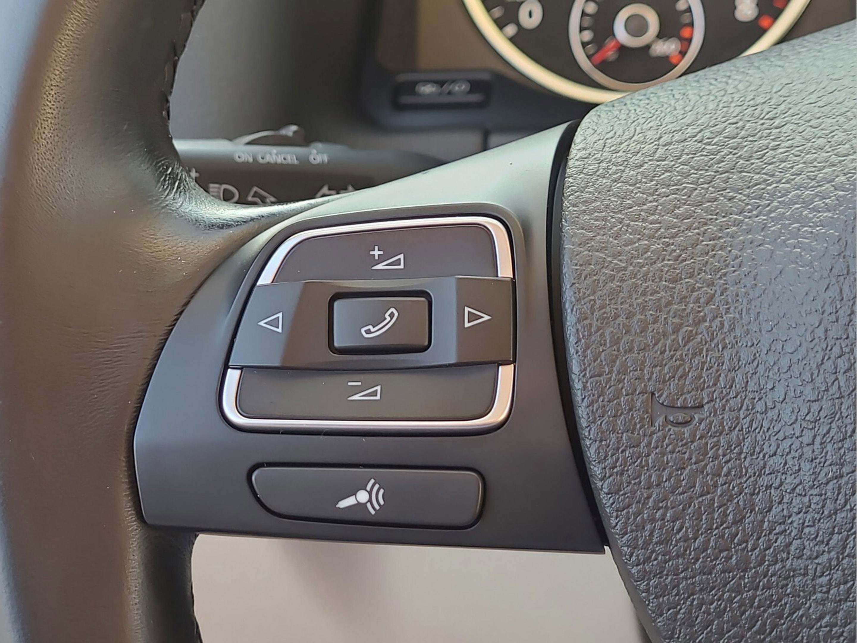 Used 2016 Volkswagen Tiguan S image 45