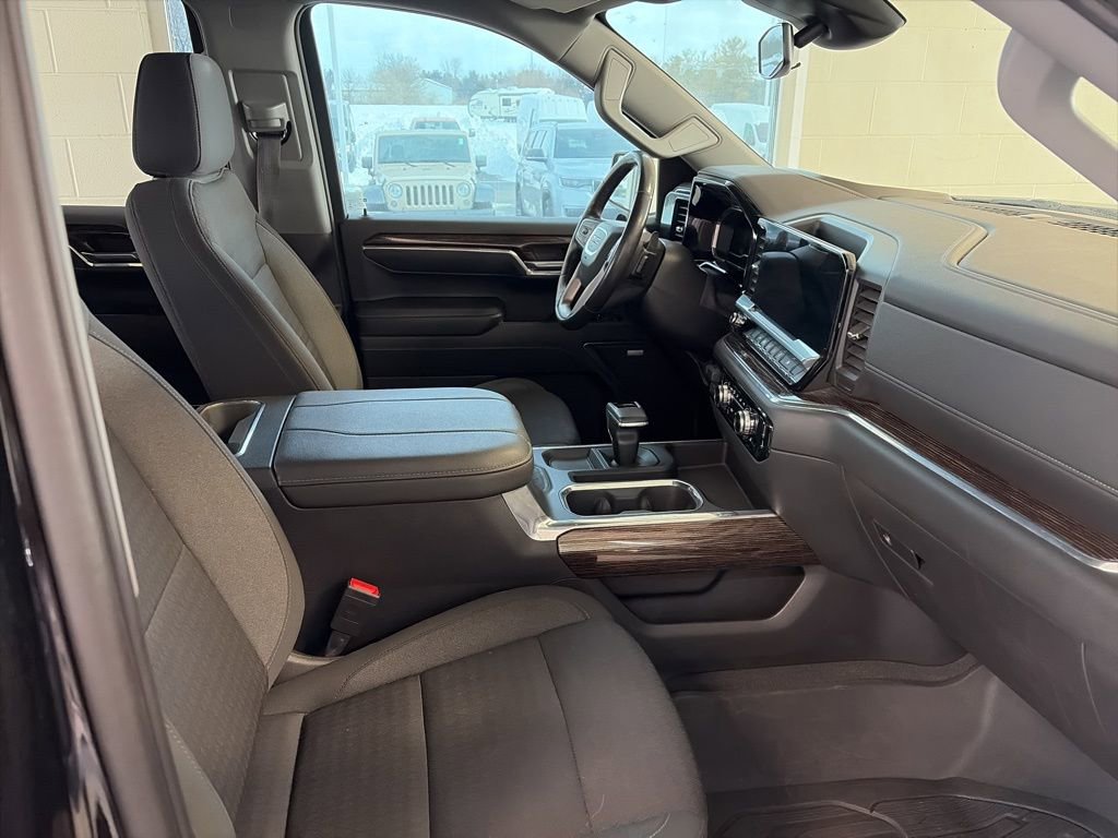 Used 2023 GMC Sierra 1500 Elevation w/ Preferred Package image 3