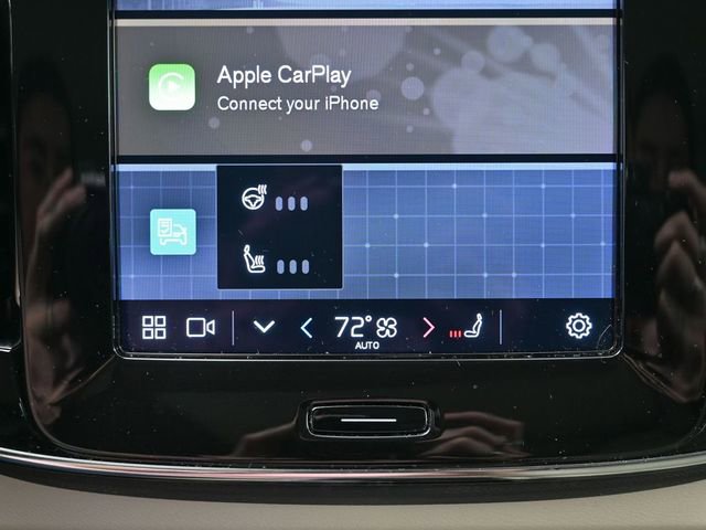 Used 2023 Volvo XC40 B5 Plus w/ Driver Assist Package image 22