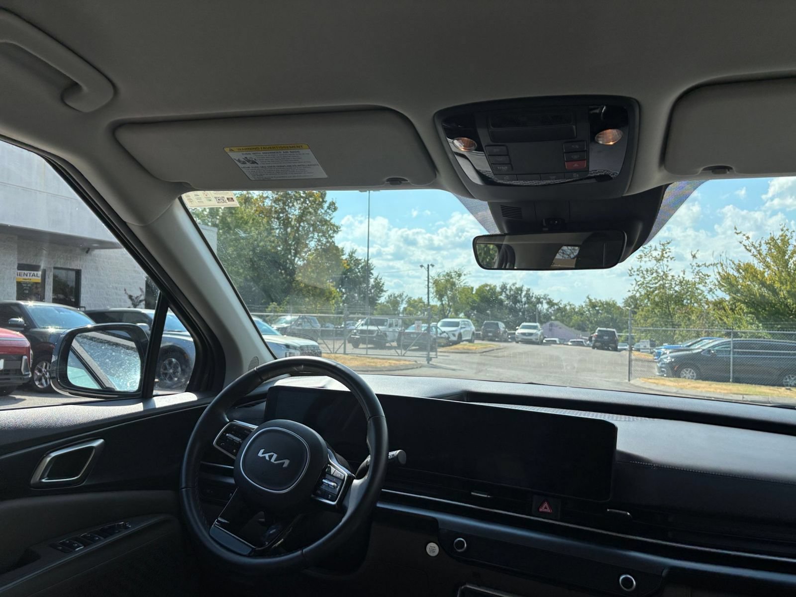Used 2026 Kia Carnival FWD image 36