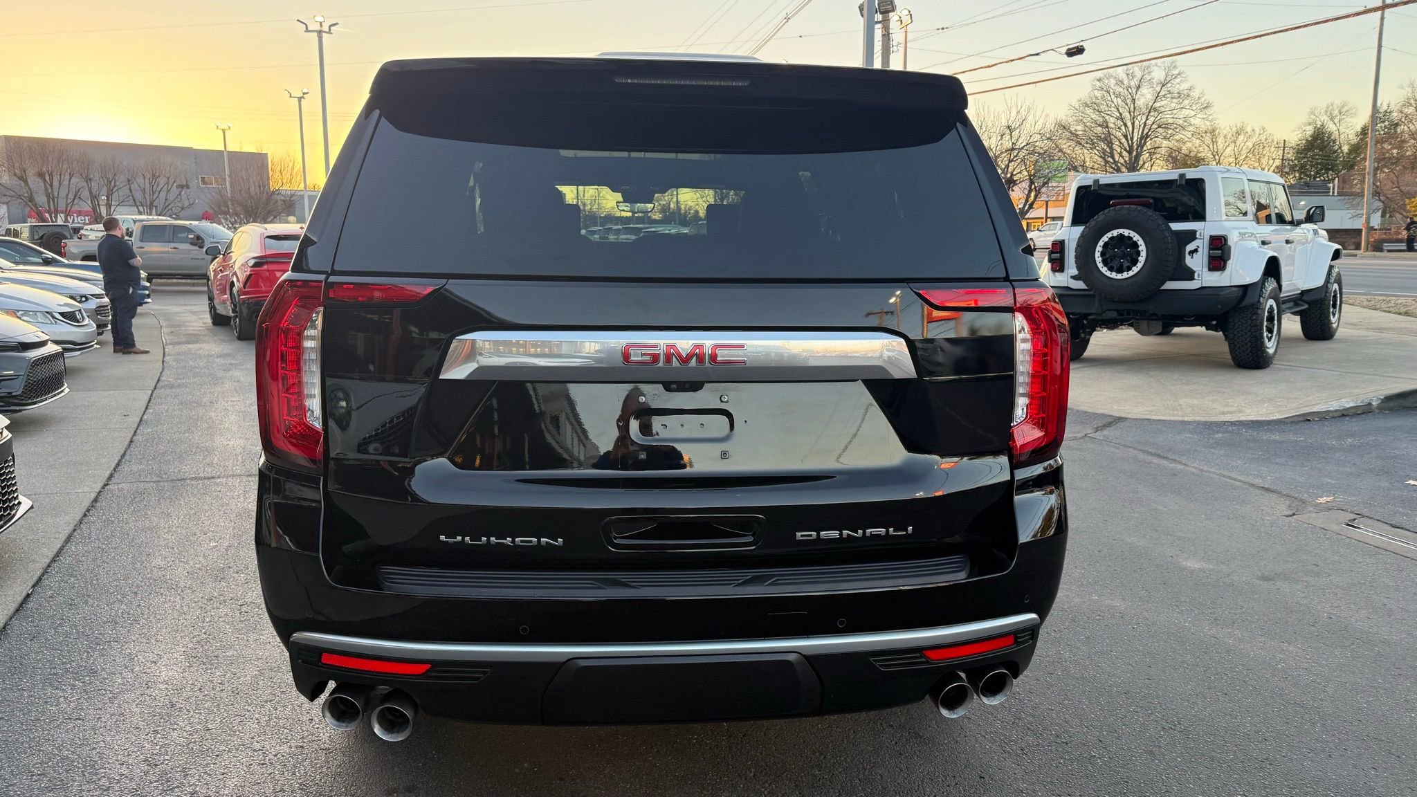 Used 2024 GMC Yukon XL Denali w/ Advanced Technology Package image 6