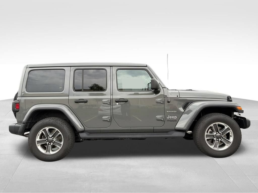Used 2021 Jeep Wrangler Unlimited Sahara AWD/4WD image 2