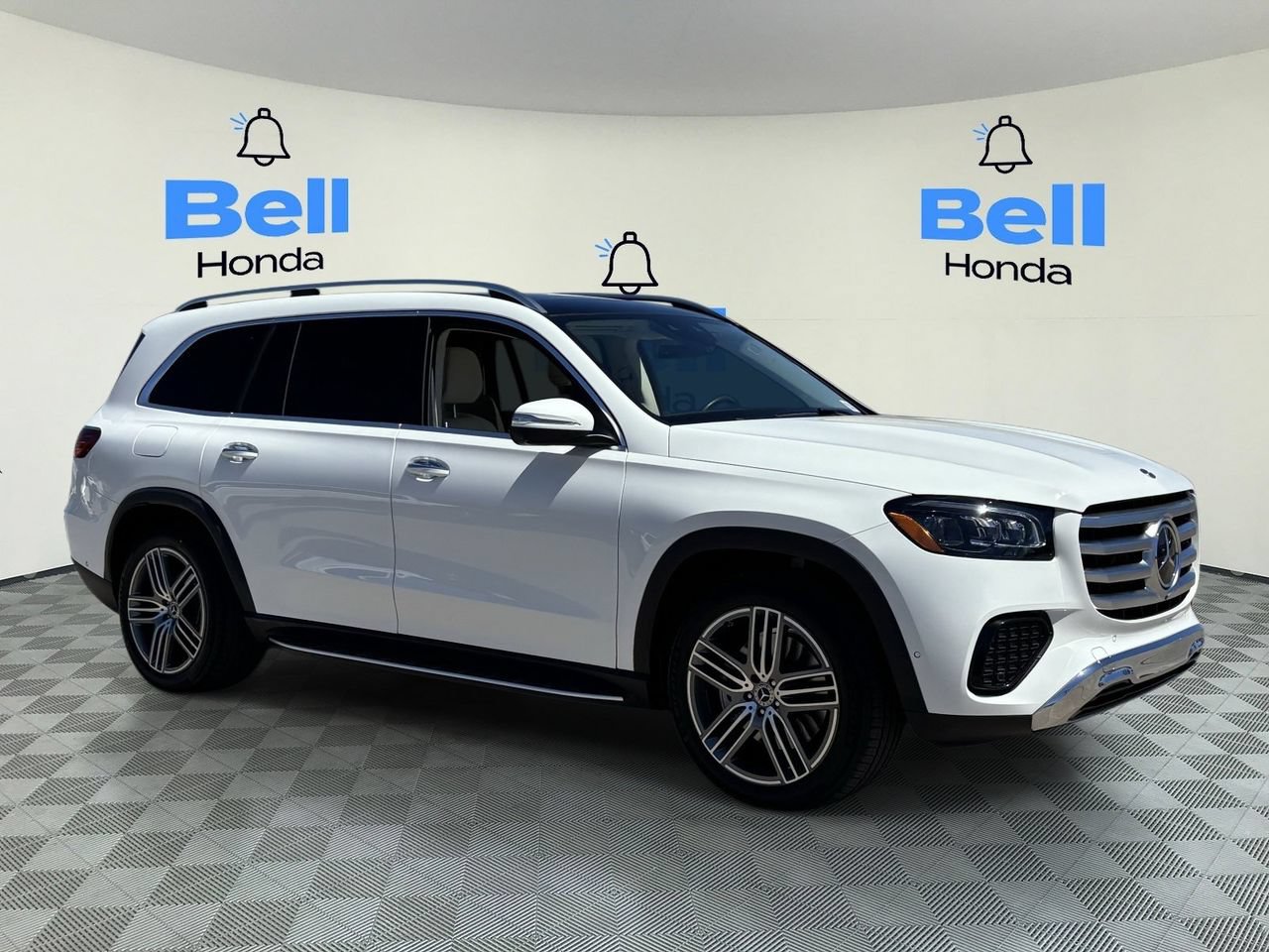 Used 2024 Mercedes-Benz GLS 450 4MATIC image 6