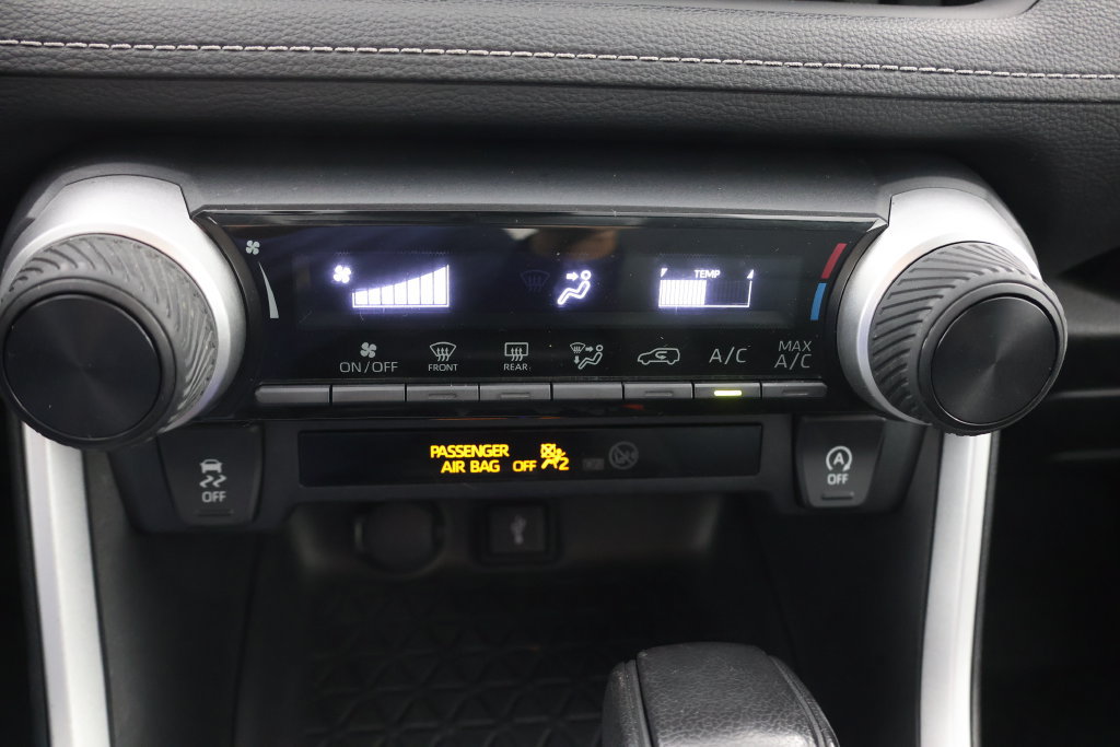 Used 2022 Toyota RAV4 LE AWD/4WD image 15