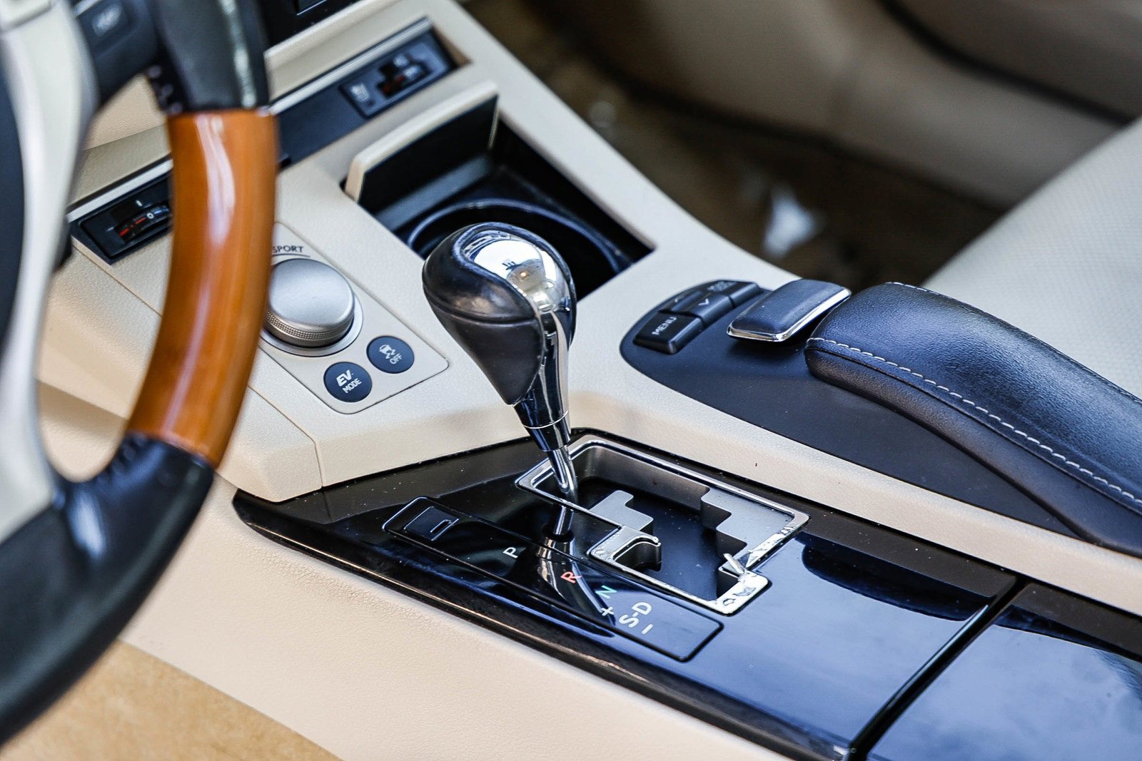 Used 2014 Lexus ES 300h image 20