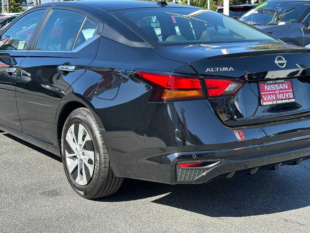 Used 2025 Nissan Altima 2.5 S FWD image 5
