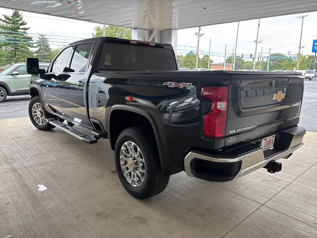 Used 2024 Chevrolet Silverado 2500 LTZ w/ LTZ Convenience Package image 4