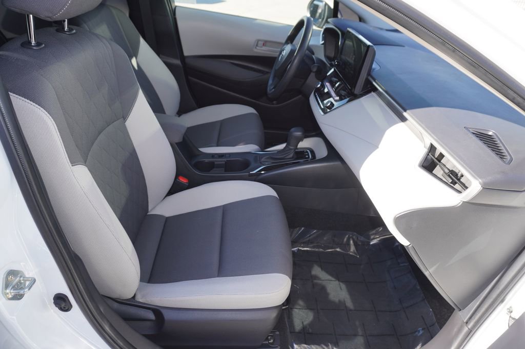 Certified 2025 Toyota Corolla LE w/ LE Premium Package image 9