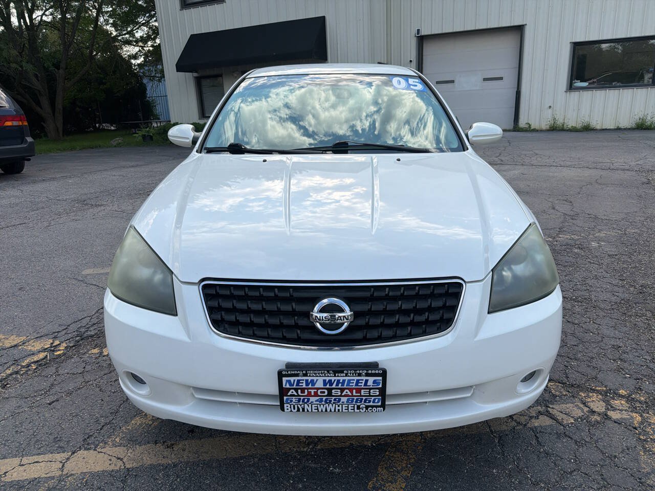 Used 2005 Nissan Altima 2.5 S w/ (F01) Convenience Pkg FWD image 2