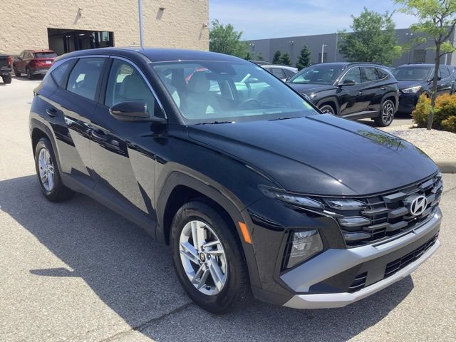 Certified 2025 Hyundai Tucson SE FWD image 3