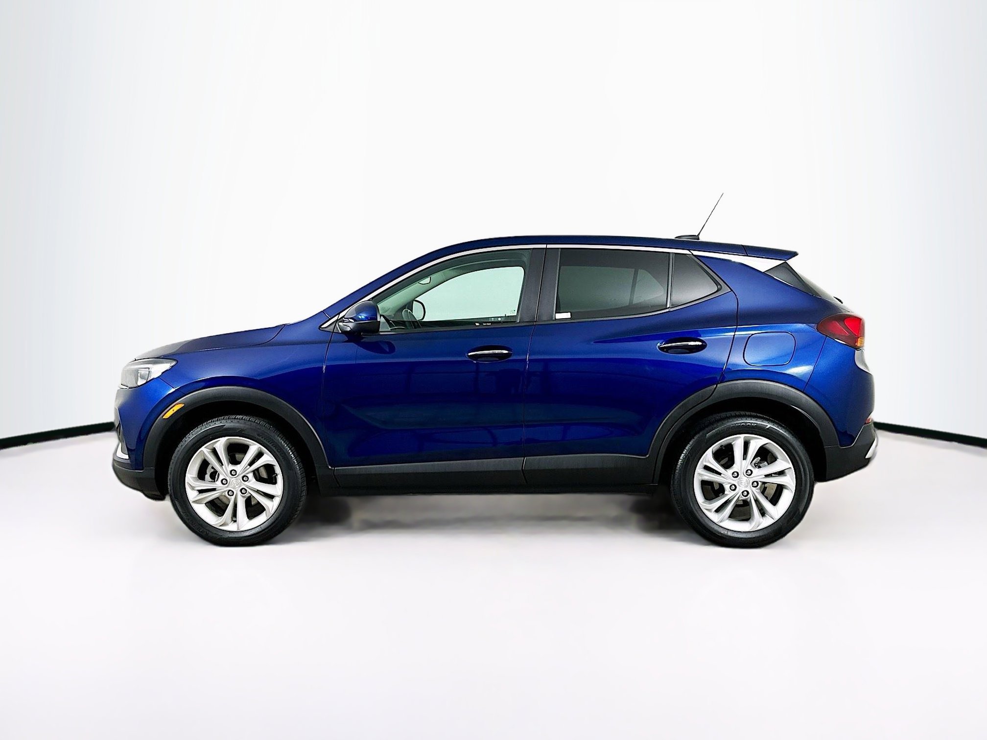 Used 2023 Buick Encore GX Preferred w/ Cold Weather Comfort Package image 4