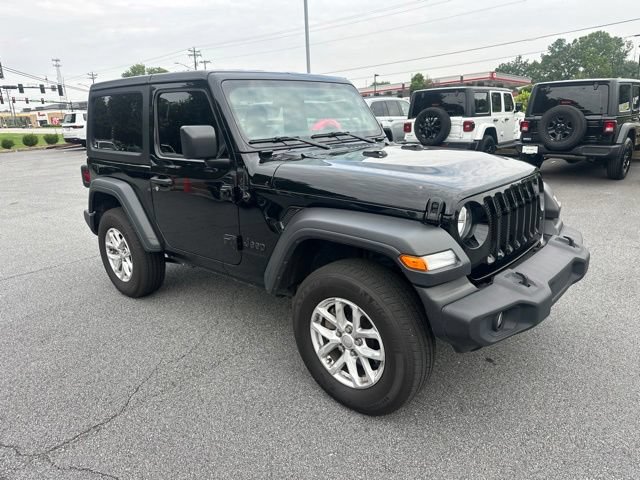 Used 2023 Jeep Wrangler Sport AWD/4WD video 1
