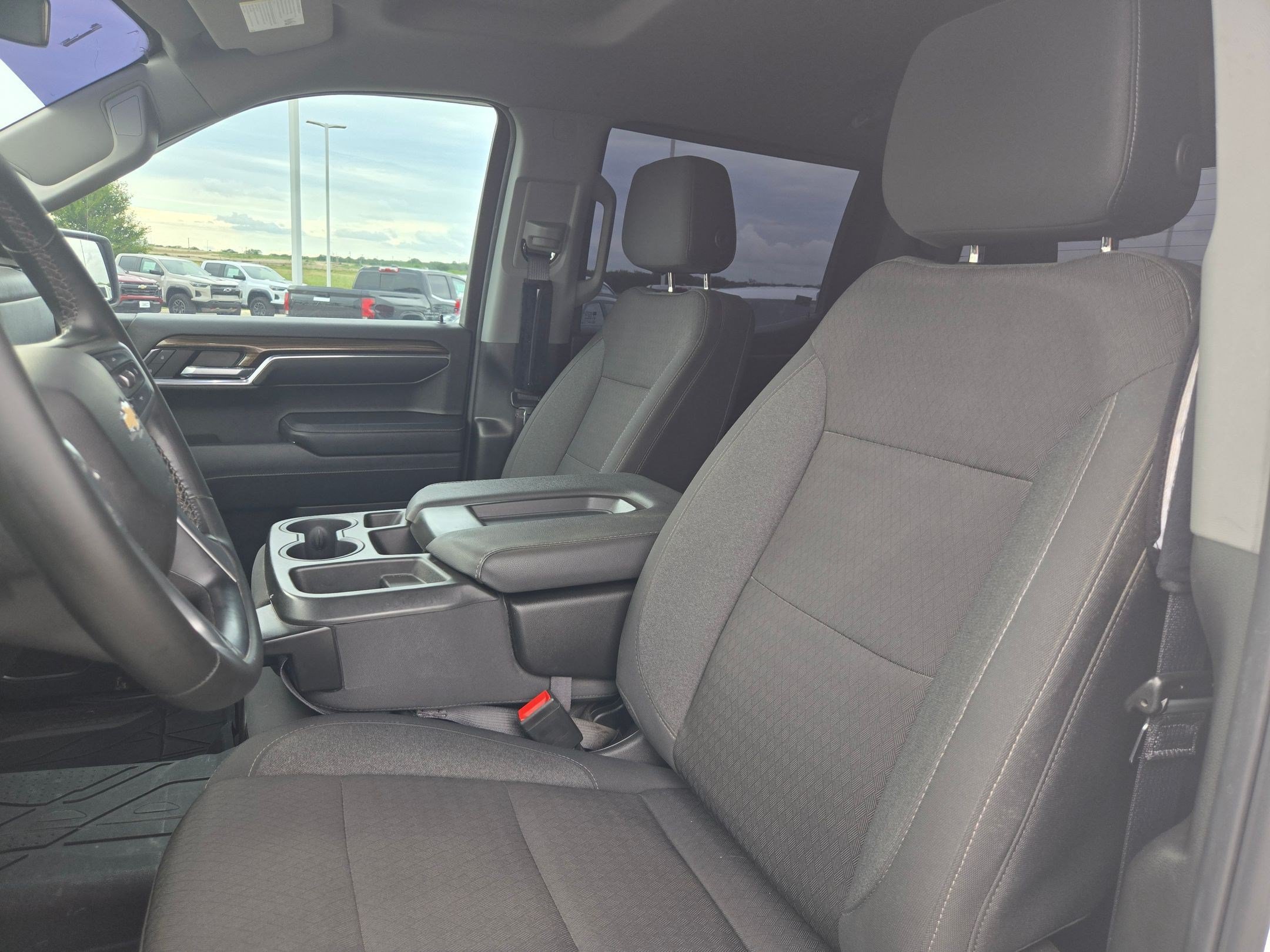 Used 2023 Chevrolet Silverado 1500 LT RWD image 10