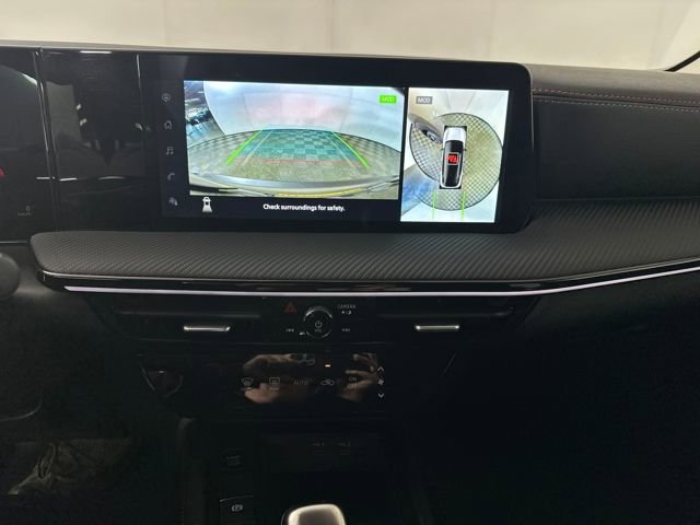 Certified 2025 Nissan Kicks SR image 22