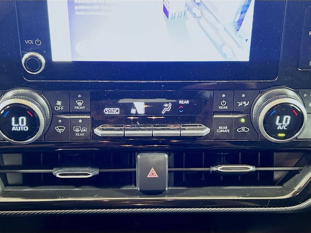 Used 2025 Toyota Highlander XSE AWD/4WD image 13