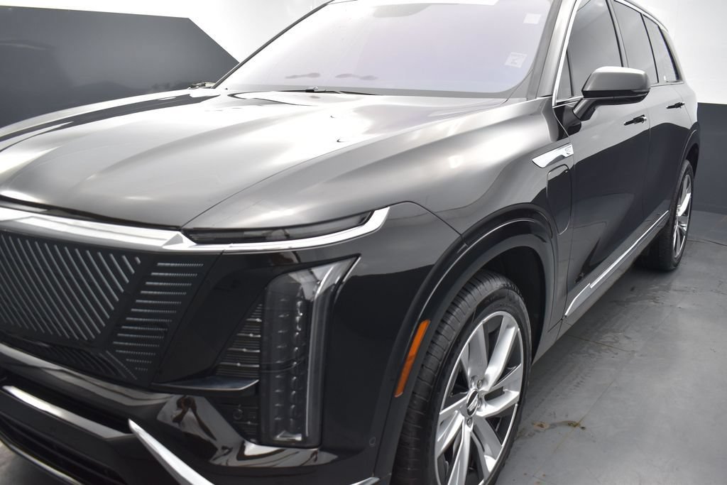 Certified 2026 Cadillac Vistiq Luxury w/ LPO, Floor Liner Package AWD/4WD image 36