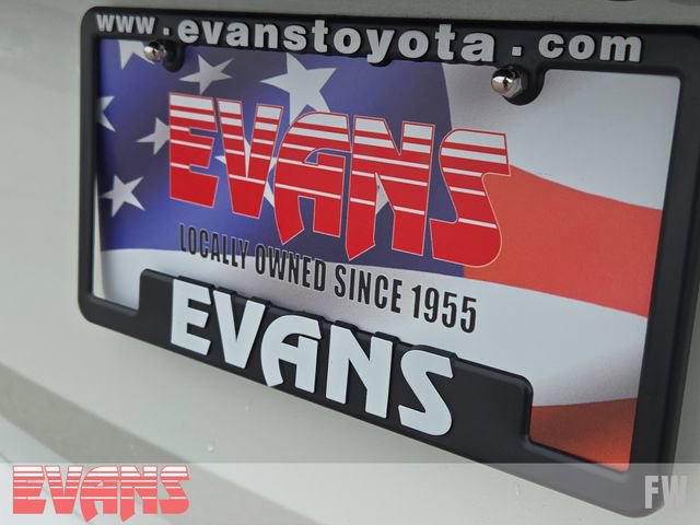 Used 2017 Volvo XC90 T6 Momentum w/ Vision Package image 30