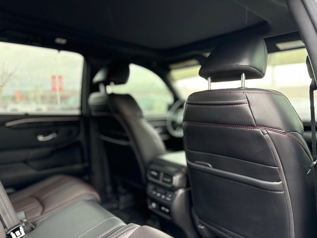 Used 2025 Honda Pilot Black Edition image 19