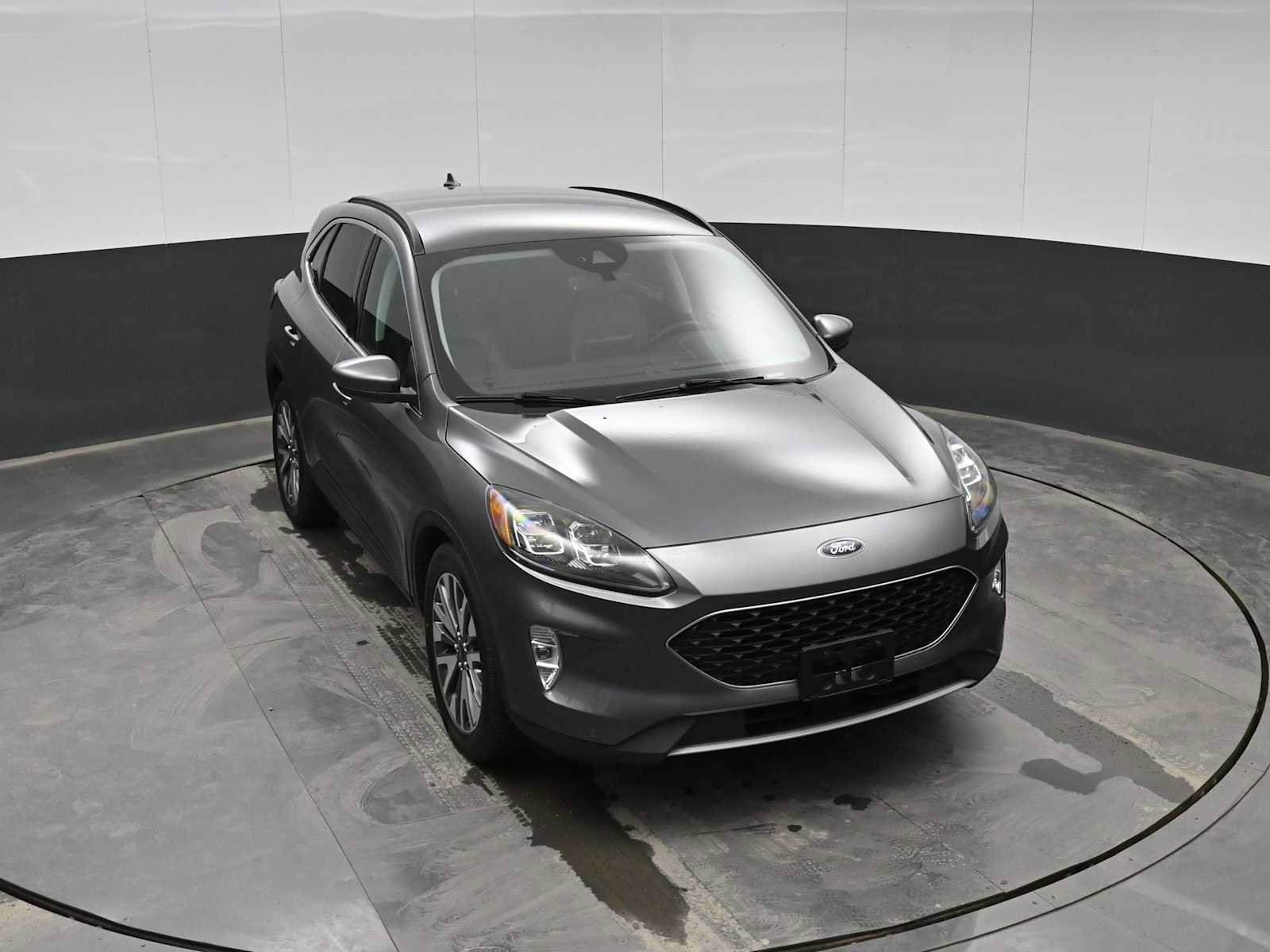 Used 2021 Ford Escape Titanium image 23