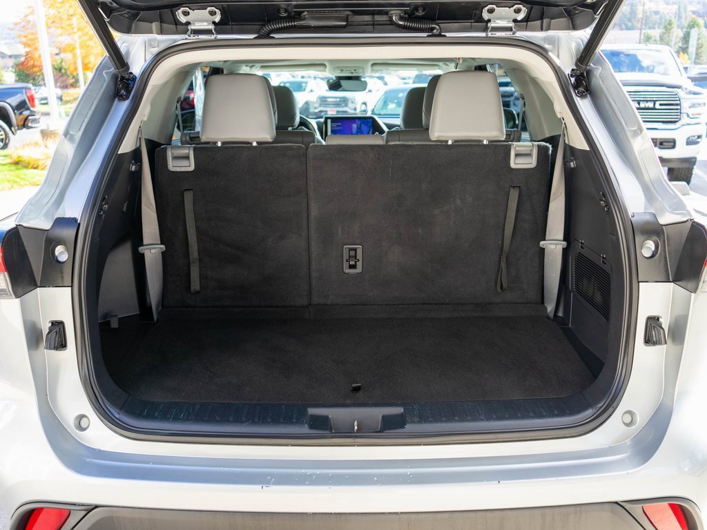Used 2023 Toyota Highlander L image 34