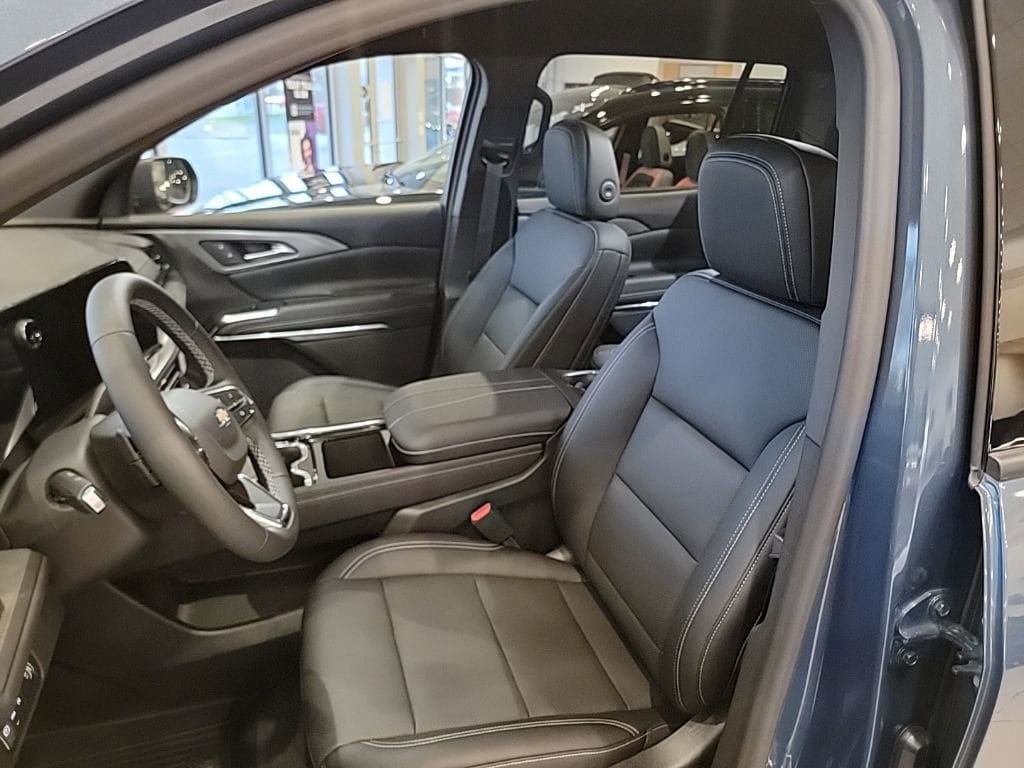 New 2026 Chevrolet Traverse LT w/ Driver Confidence Package image 13