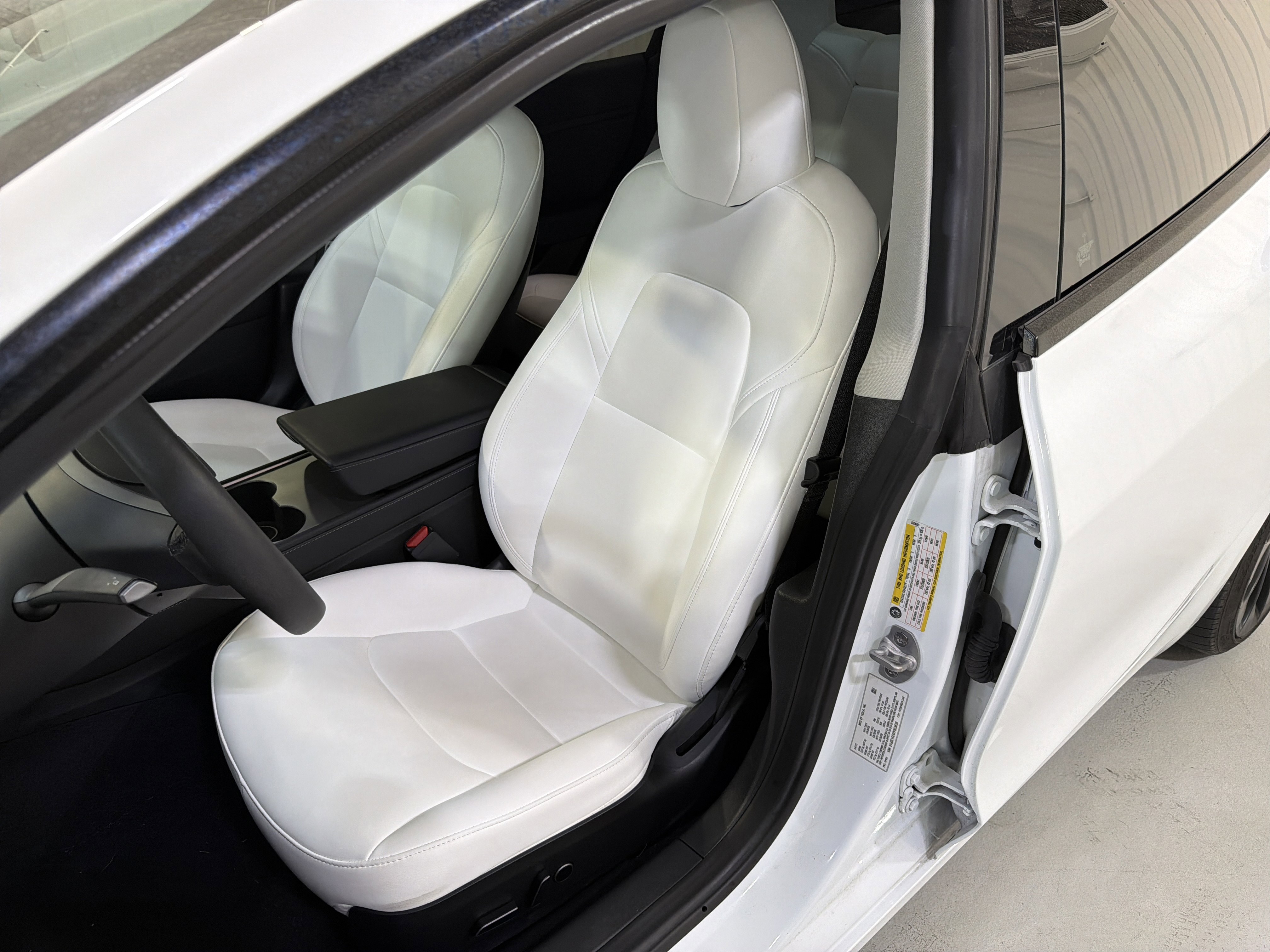 Used 2023 Tesla Model 3 Performance image 11