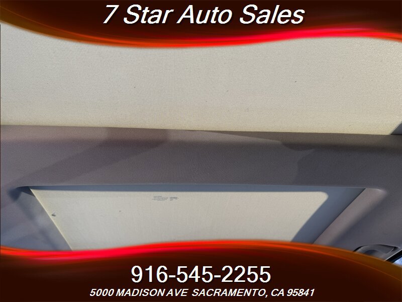 Used 2011 Mercedes-Benz GLK 350 2WD image 15