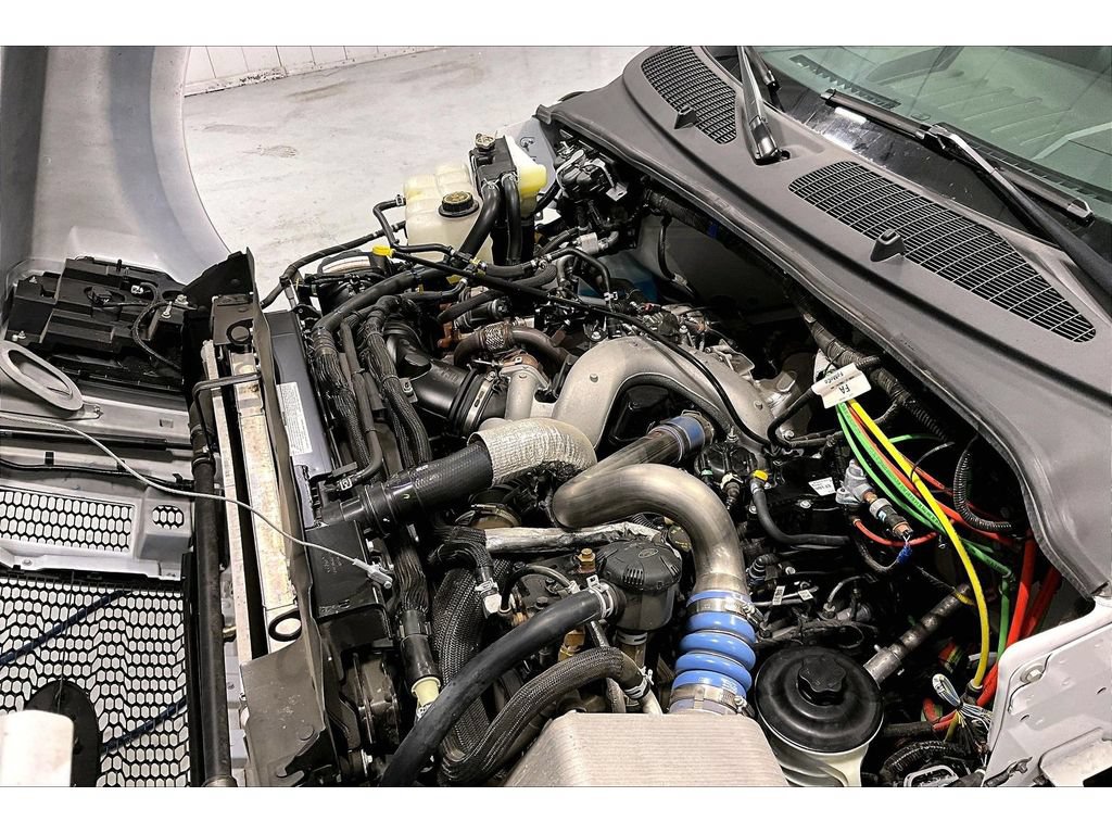 Used 2023 Ford F750 2WD Regular Cab Super Duty image 12