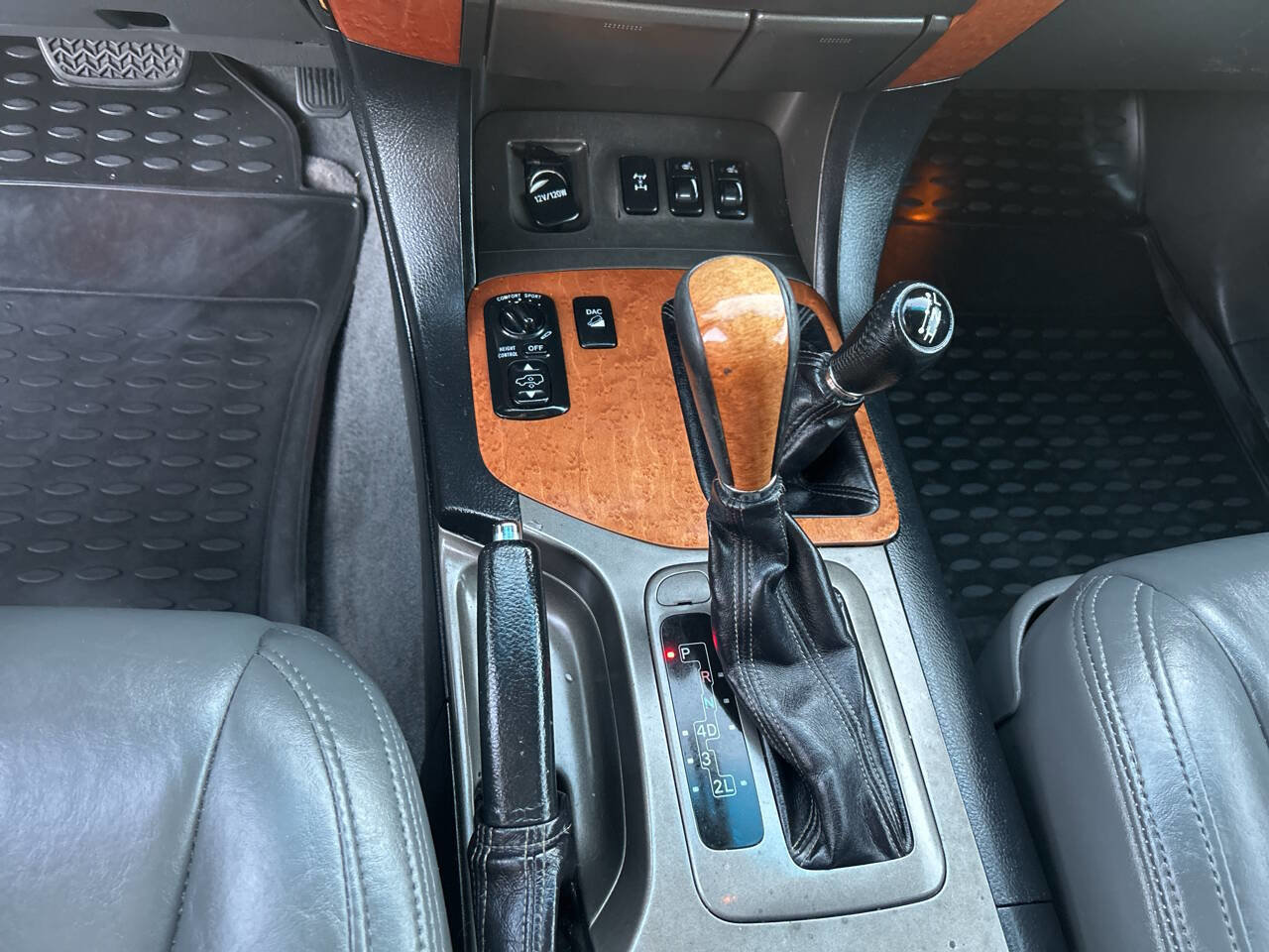 Used 2004 Lexus GX 470 image 16