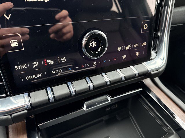 New 2026 GMC Yukon Denali w/ Sun & Power Step Package image 17