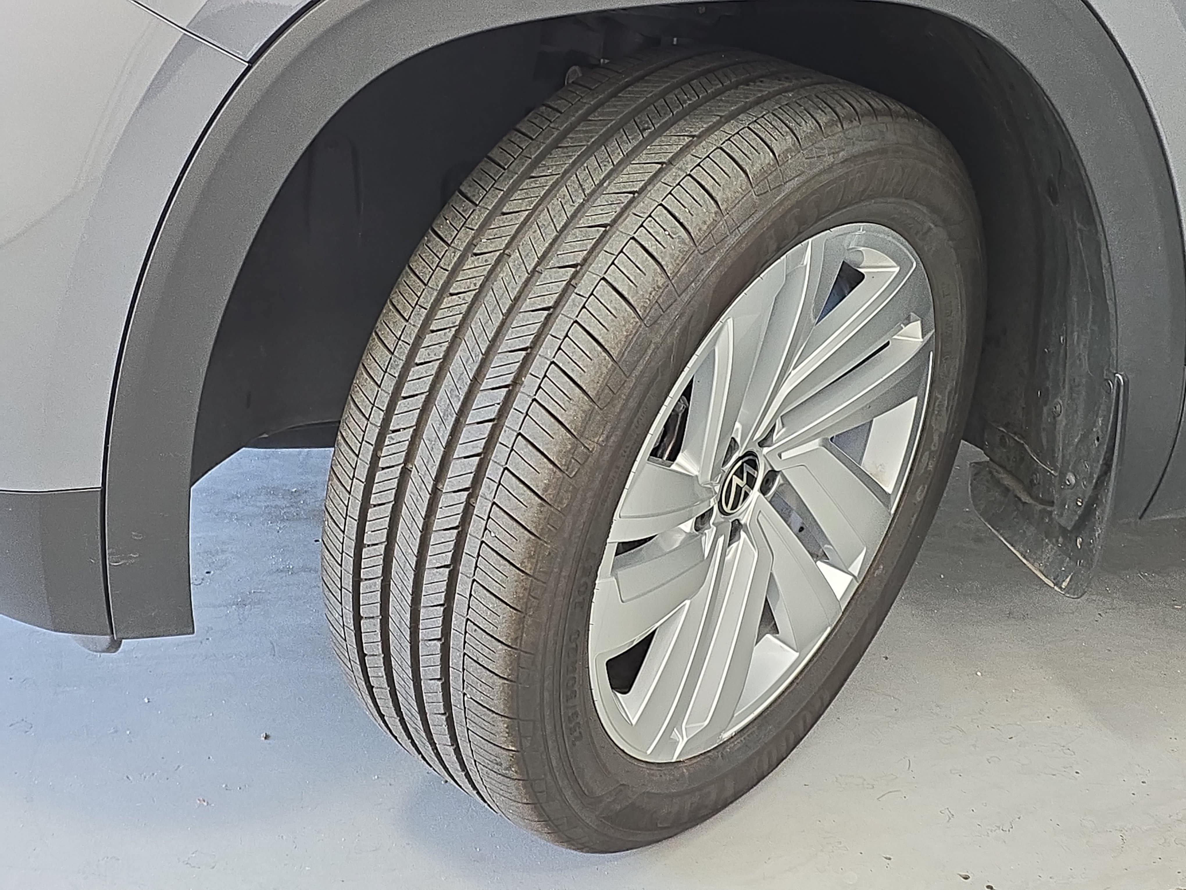 Certified 2023 Volkswagen Atlas Cross Sport SE AWD/4WD image 32