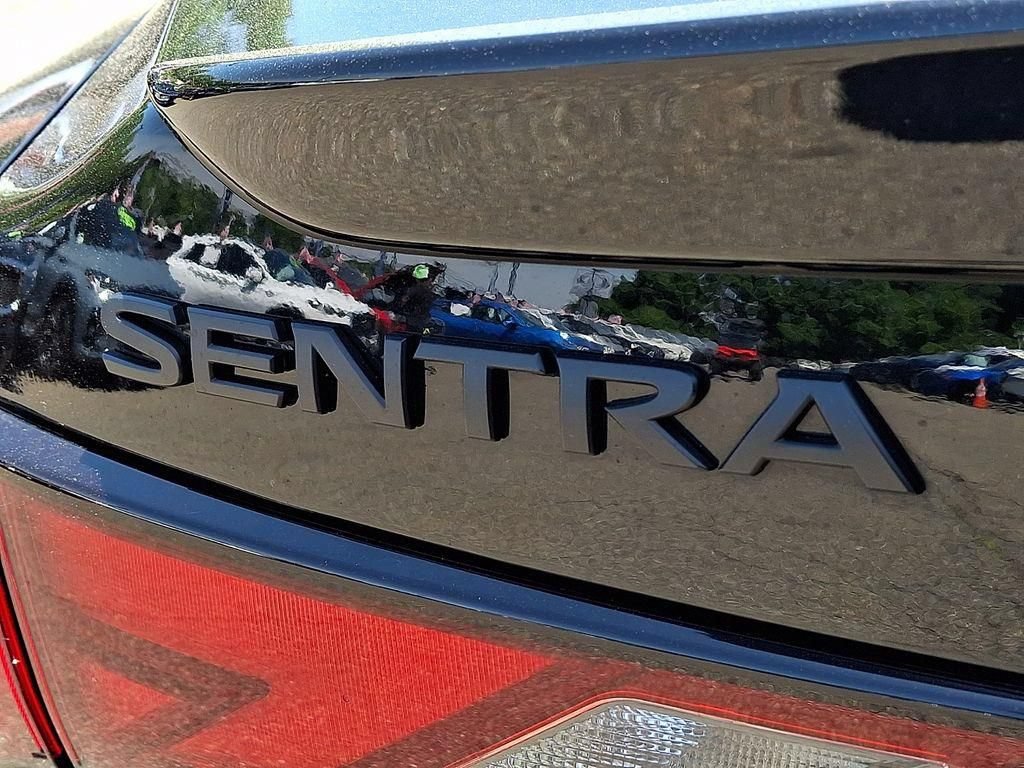 Certified 2023 Nissan Sentra SR w/ Midnight Edition Package FWD image 31