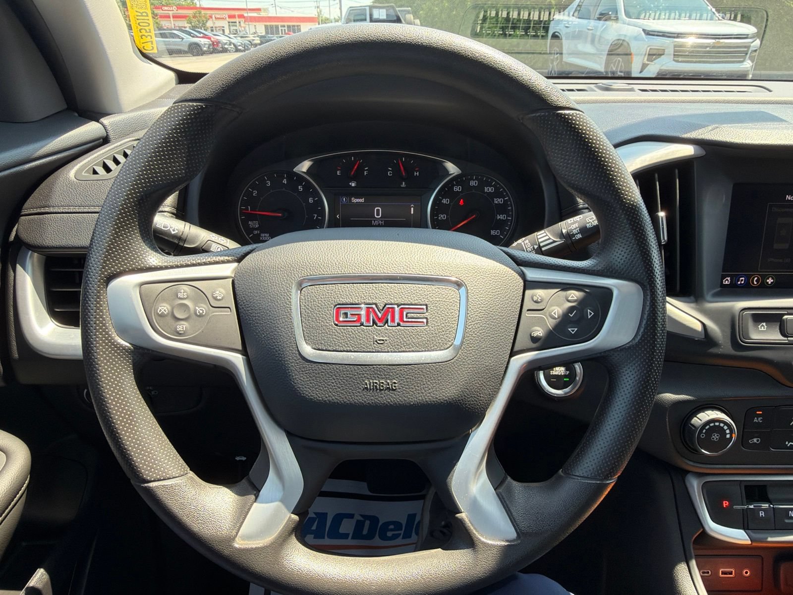 Used 2024 GMC Terrain SLE AWD/4WD image 16