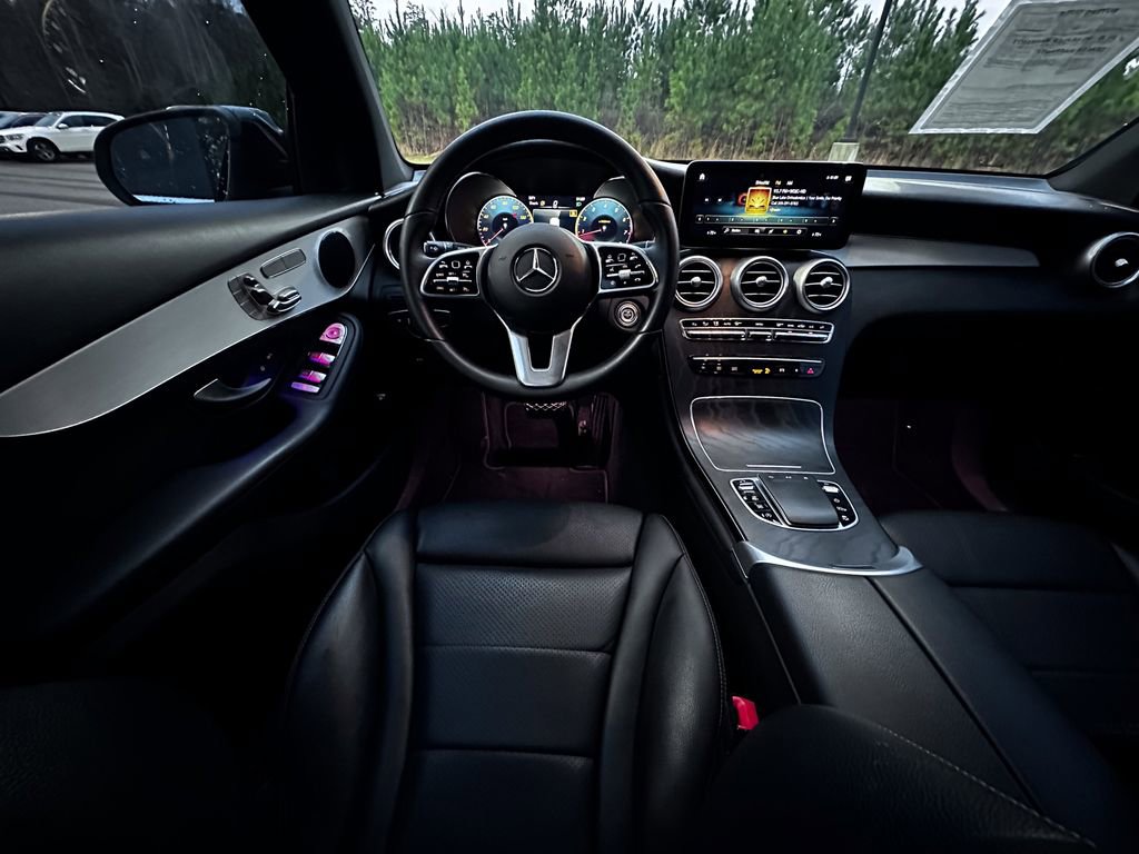 Certified 2022 Mercedes-Benz GLC 300 image 2