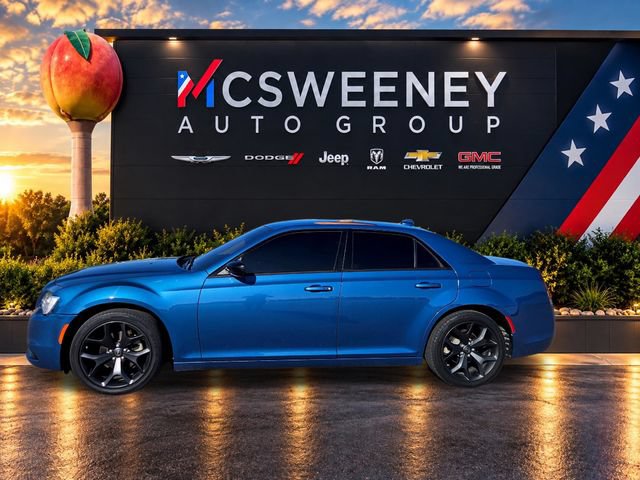 Used 2023 Chrysler 300 Touring w/ Sport Appearance Package RWD image 2