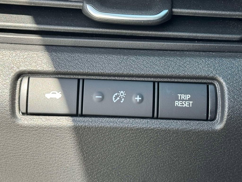 Used 2025 Nissan Altima 2.5 SR FWD image 19