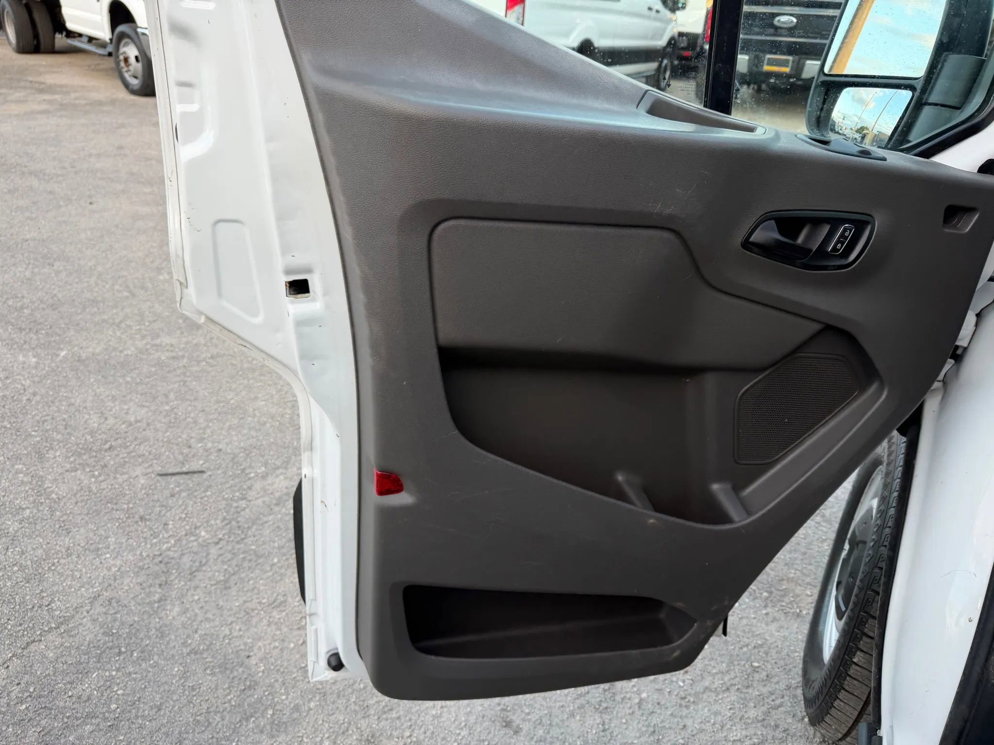 Used 2022 Ford Transit 150 Low Roof RWD image 12