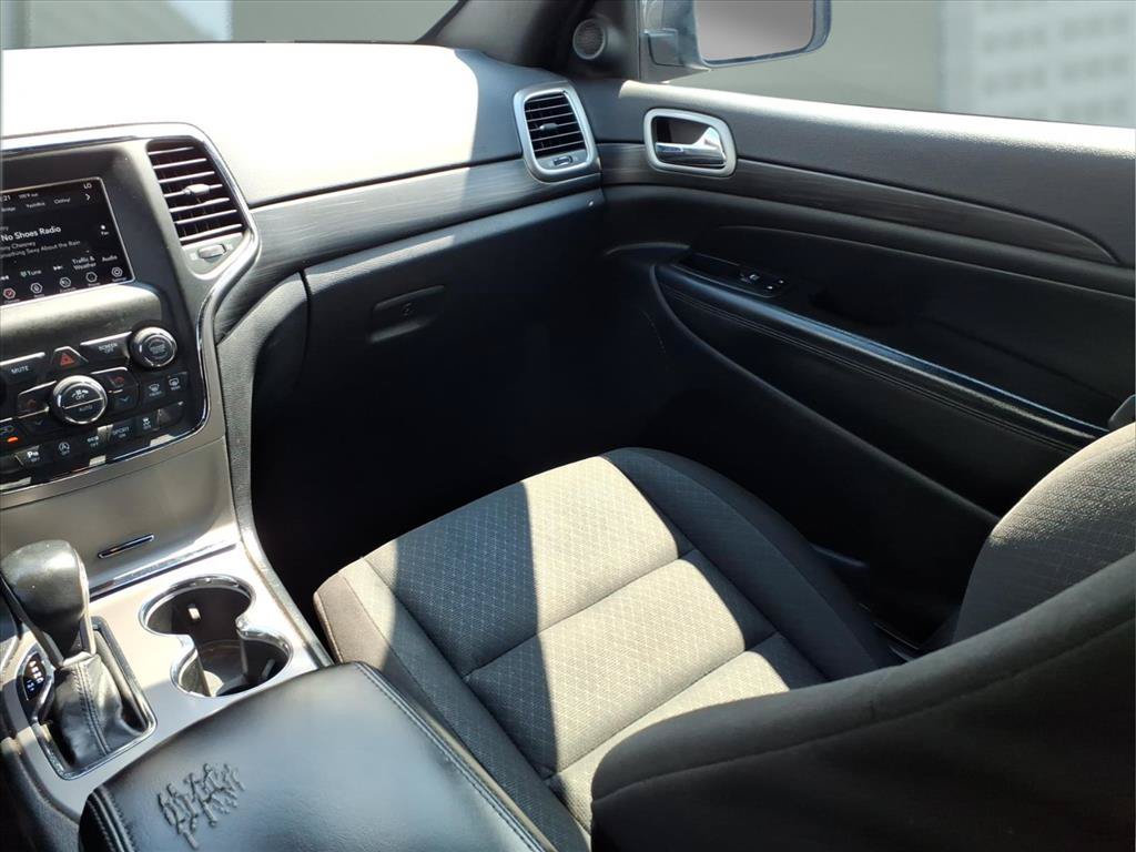 Used 2021 Jeep Grand Cherokee Laredo RWD image 22
