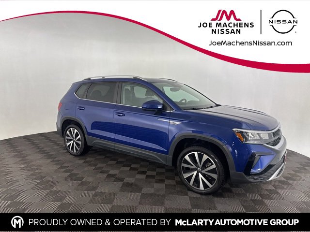 Used 2023 Volkswagen Taos SE w/ Panoramic Sunroof Package