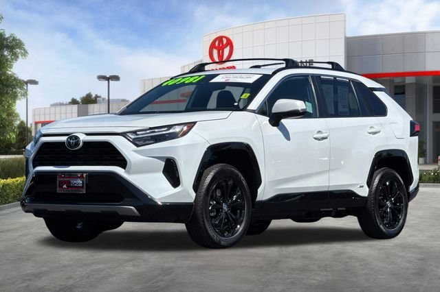 Used 2025 Toyota RAV4 SE w/ Convenience Package AWD/4WD image 10