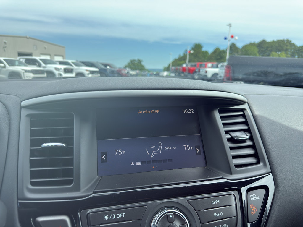 Used 2019 Nissan Pathfinder SV FWD image 11