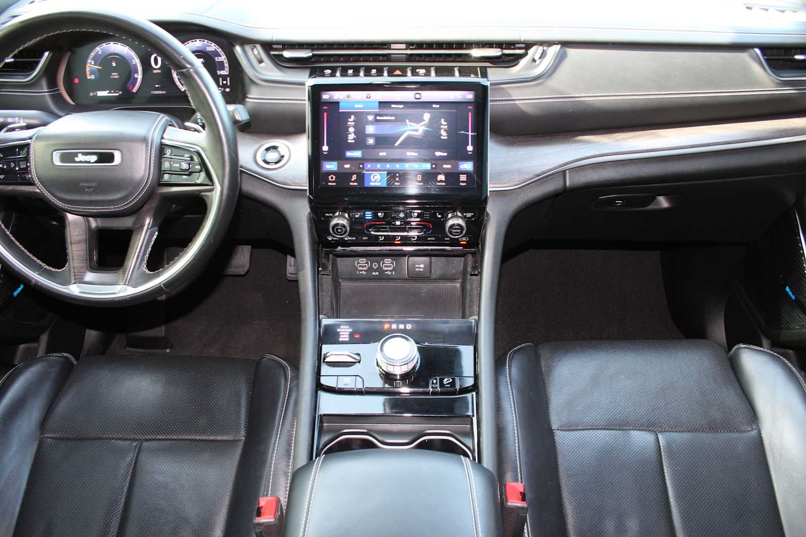Used 2021 Jeep Grand Cherokee L Overland w/ Luxury Tech Group IV AWD/4WD image 34