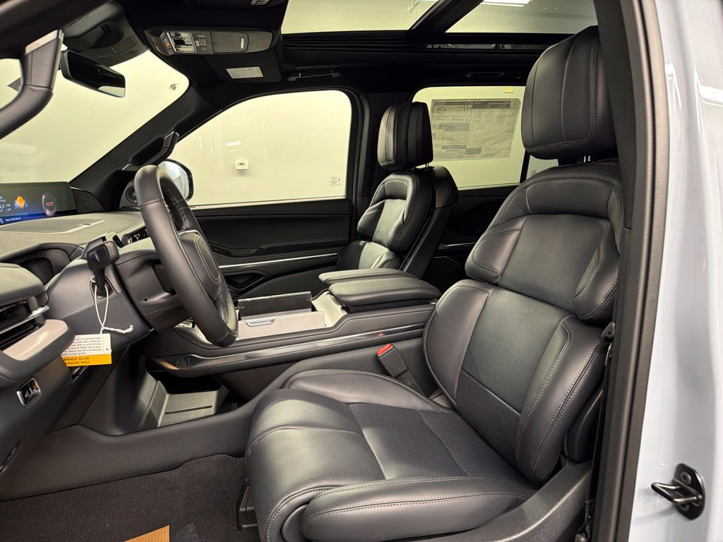 Used 2027 Lincoln Navigator Reserve w/ Jet Appearance Package AWD/4WD image 30