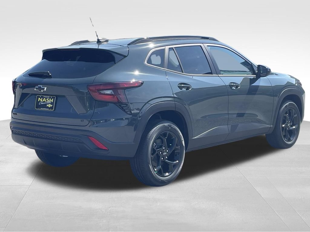 New 2026 Chevrolet Trax LT w/ Driver Confidence Package FWD video 3