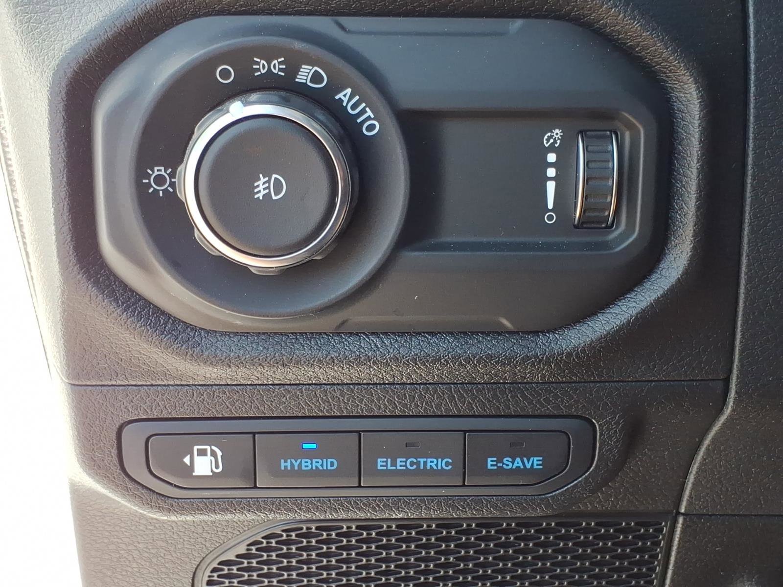Used 2025 Jeep Wrangler Willys image 21
