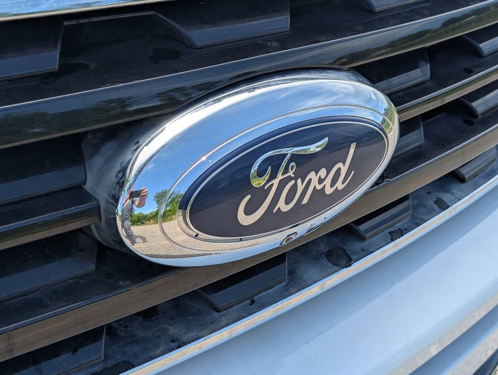 Used 2021 Ford Expedition Limited AWD/4WD image 9