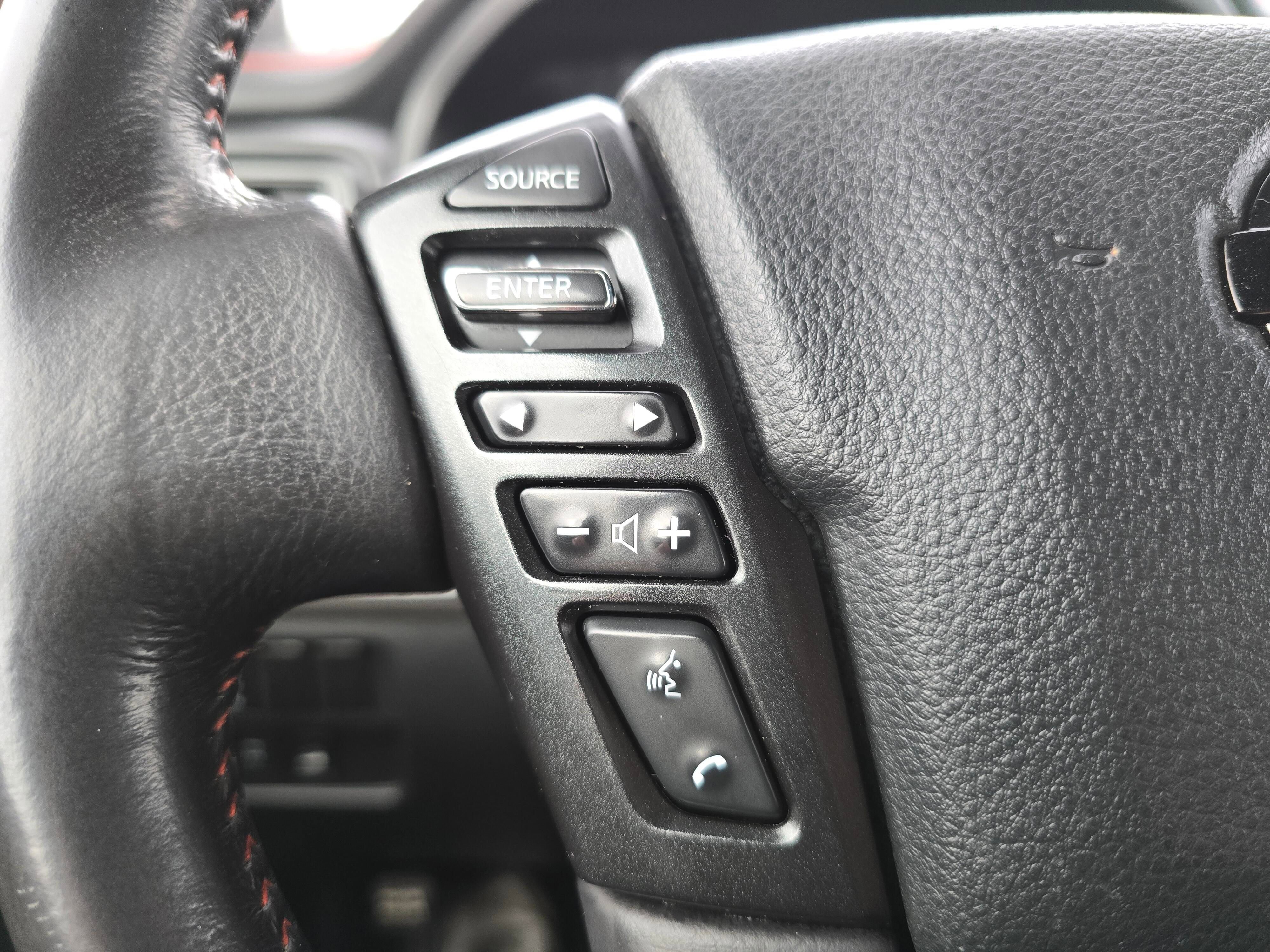 Used 2021 Nissan Titan PRO-4X w/ Pro-4x Convenience Package image 21