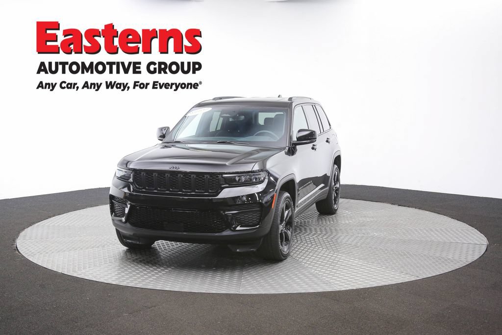 Used 2024 Jeep Grand Cherokee Altitude AWD/4WD image 55